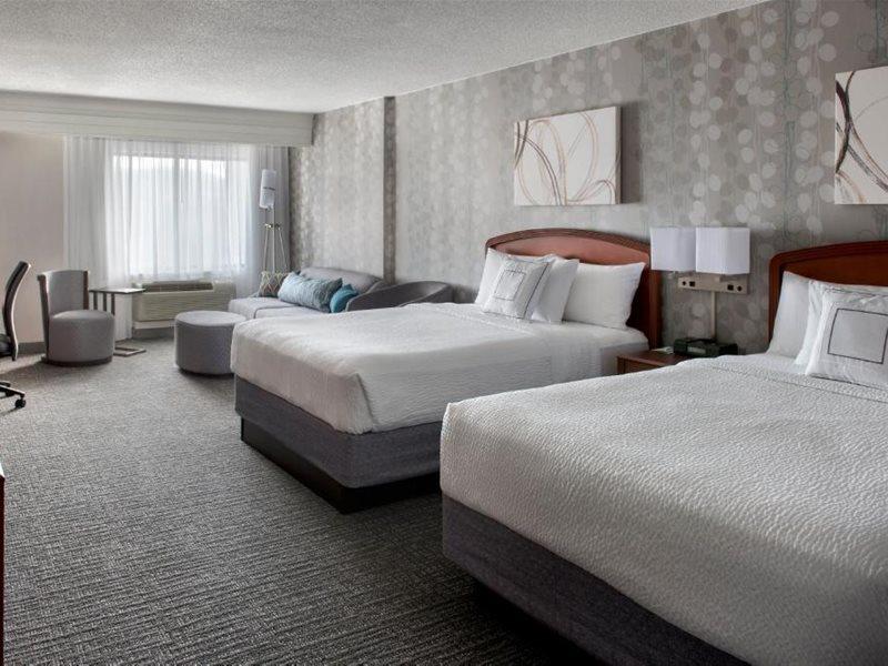 Отель Courtyard By Marriott Lebanon Экстерьер фото