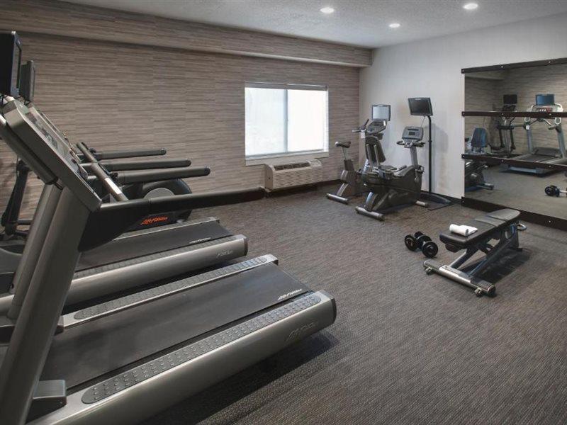 Отель Courtyard By Marriott Lebanon Экстерьер фото