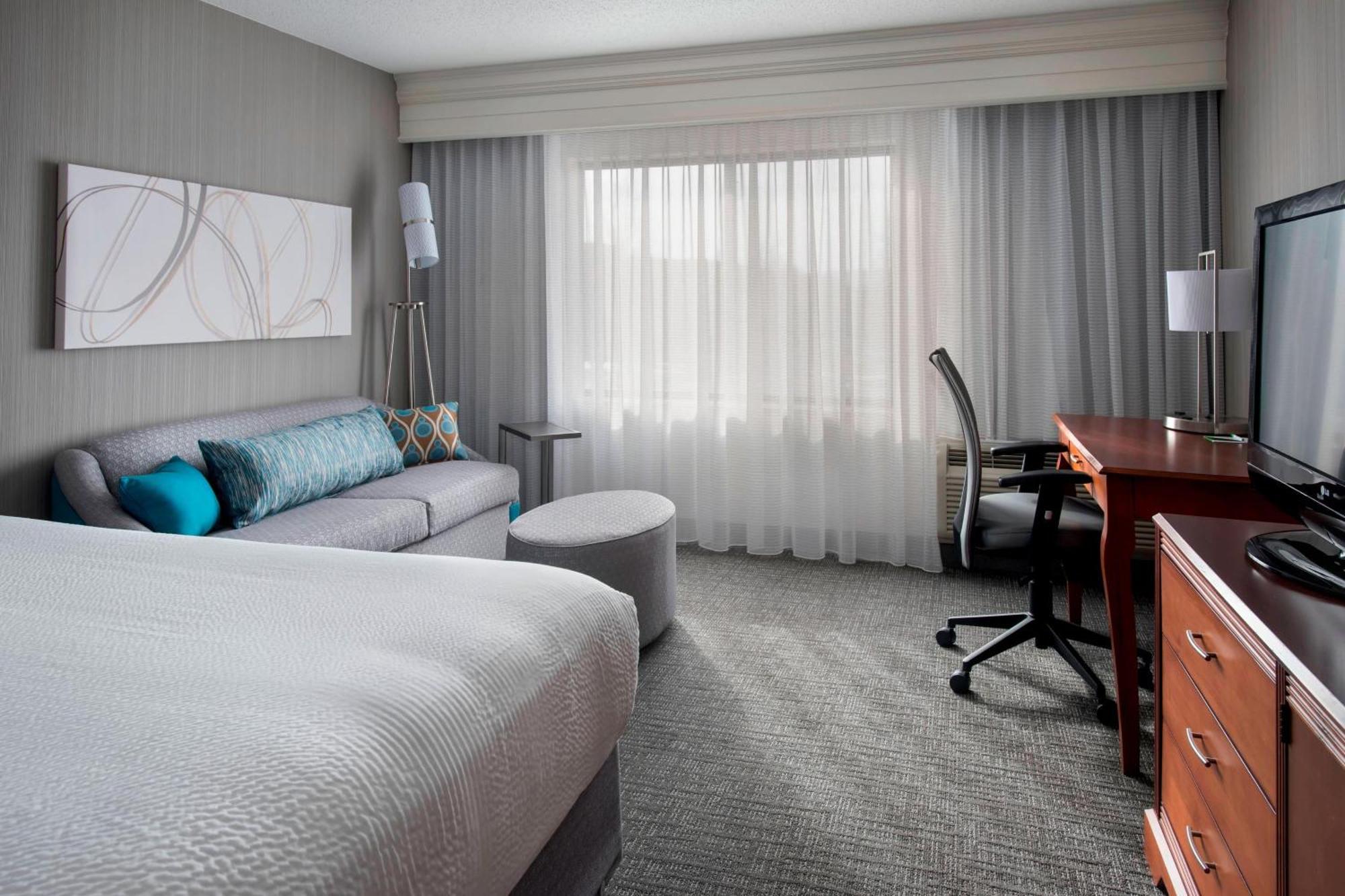 Отель Courtyard By Marriott Lebanon Экстерьер фото