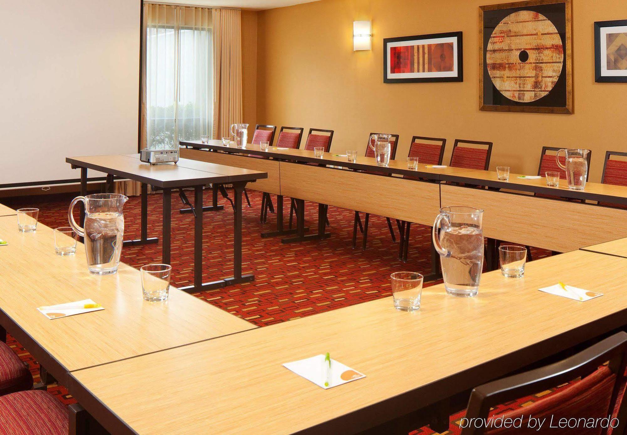 Отель Courtyard By Marriott Lebanon Экстерьер фото